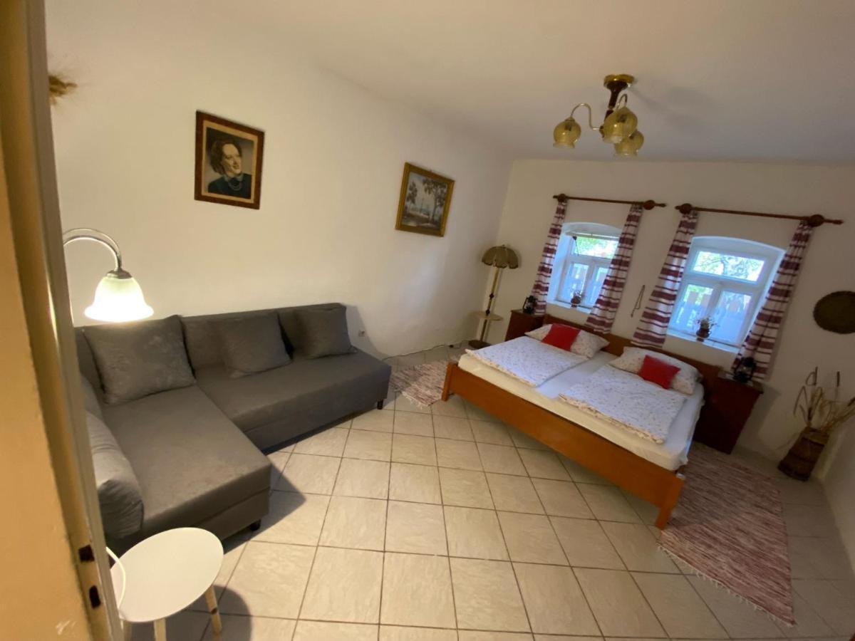 Villa Arpad Nyaralohaz Sarud Exterior foto